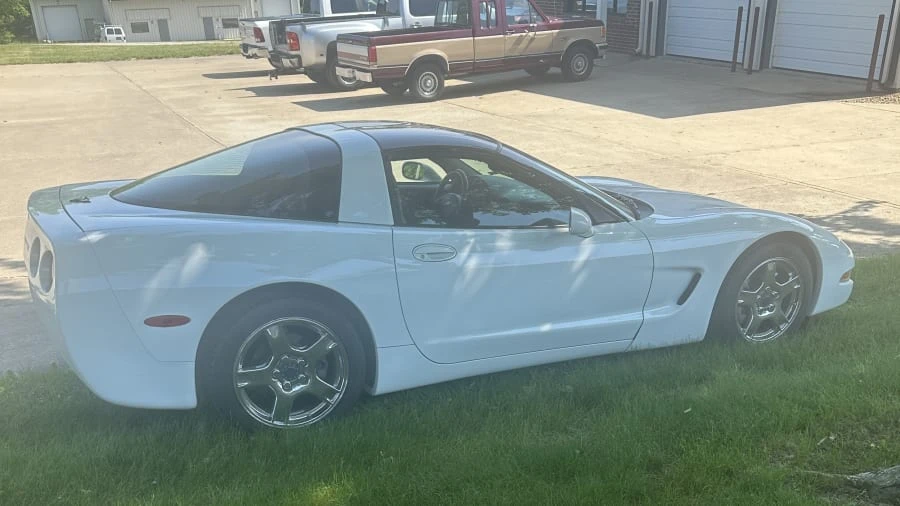 1998 Chevrolet Corvette C5 - Image 2 of 8