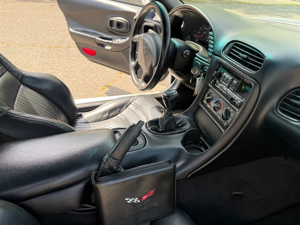 1998 Chevrolet Corvette C5 - Image 14 of 20