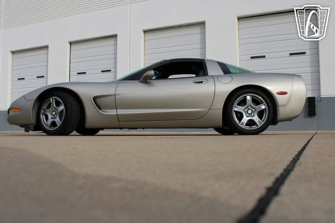 1998 Chevrolet Corvette C5 - Image 10 of 12