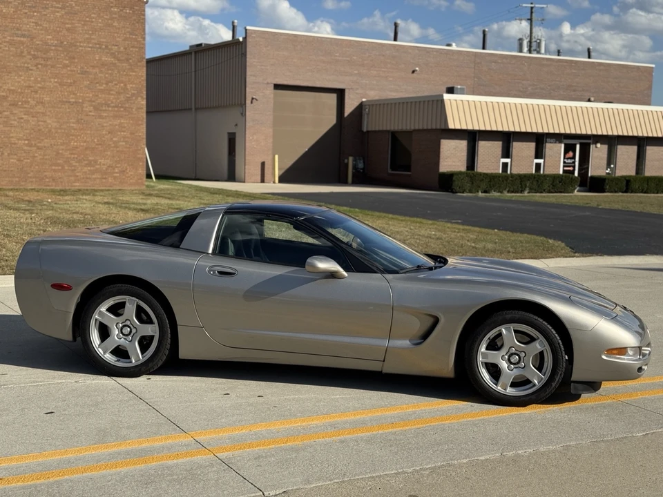 1998 Chevrolet Corvette C5 - Image 4 of 21