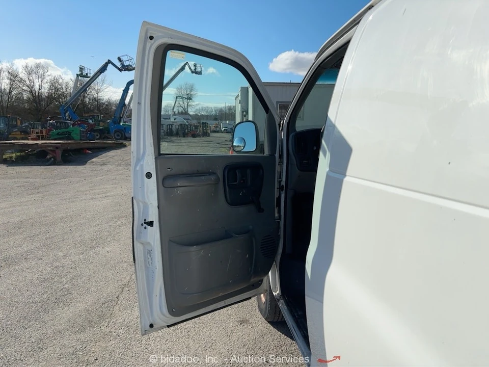 1998 Chevrolet Express - Image 10 of 12