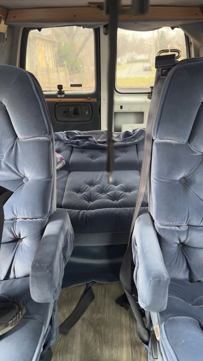 1998 Chevrolet Express - Image 2 of 6