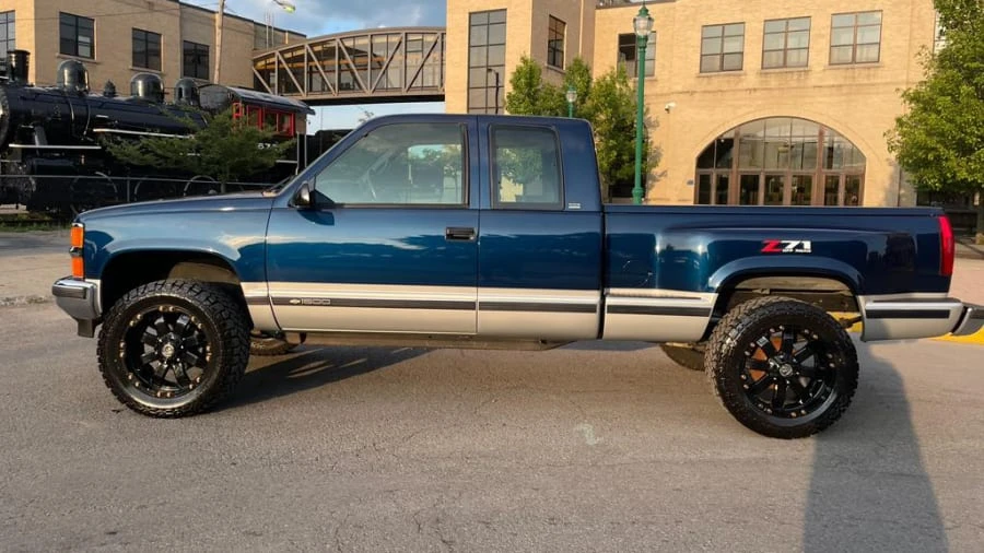 1998 Chevrolet C/K 4th Gen - Image 6 of 17
