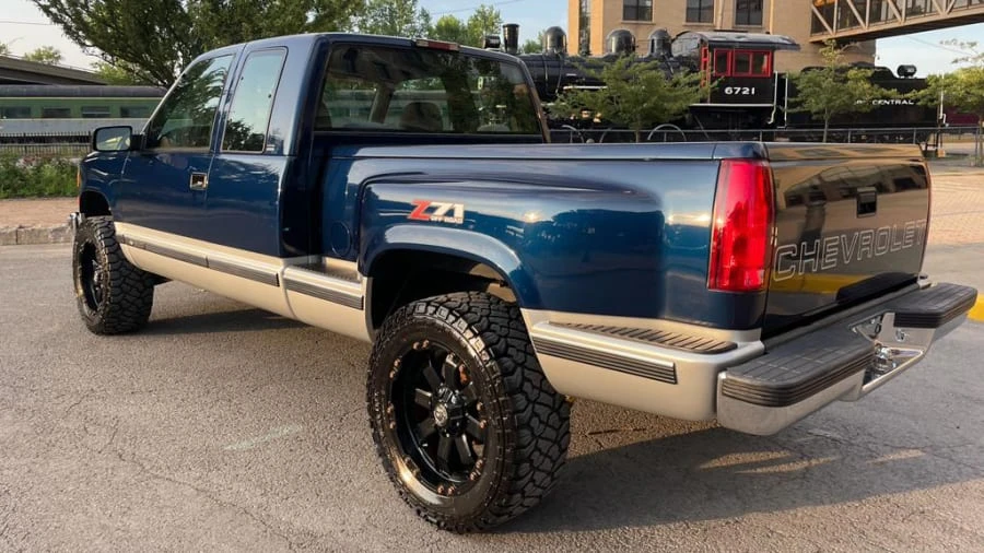 1998 Chevrolet C/K 4th Gen - Image 3 of 17