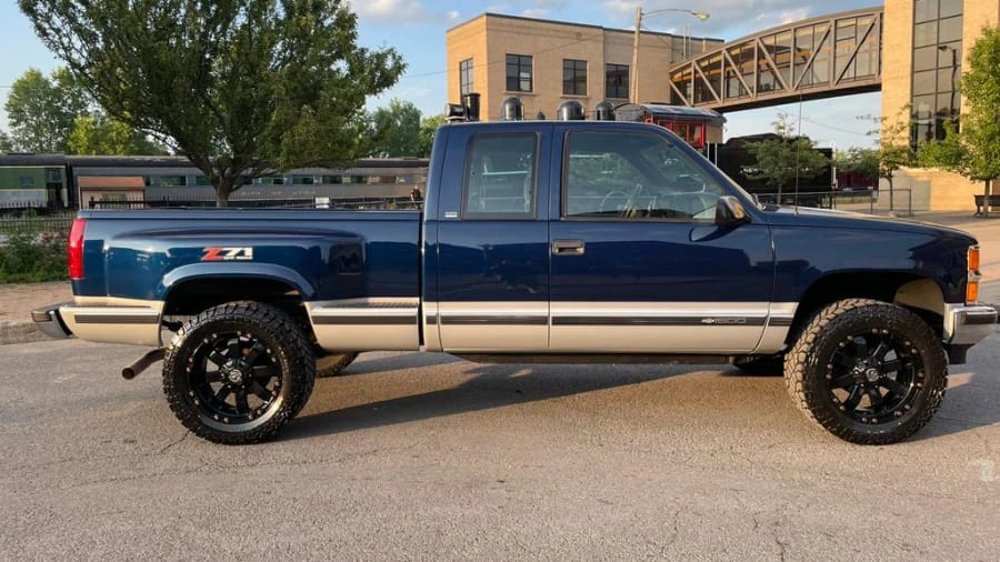 1998 Chevrolet C/K 4th Gen - Image 2 of 17