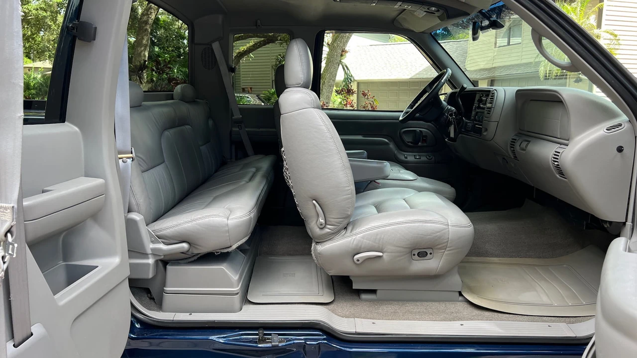 1998 Chevrolet C/K 4th Gen - Image 8 of 21