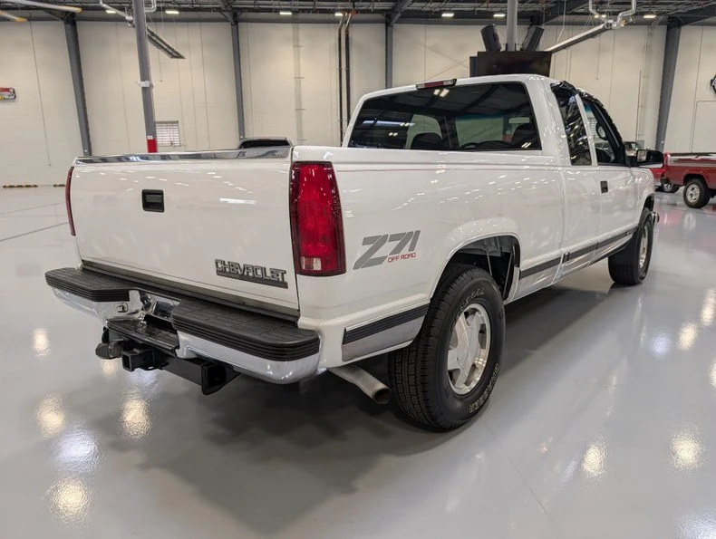 1998 Chevrolet C/K 4th Gen - Image 6 of 17