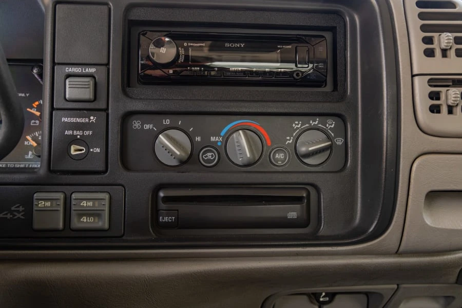 1998 Chevrolet Silverado - Image 30 of 31