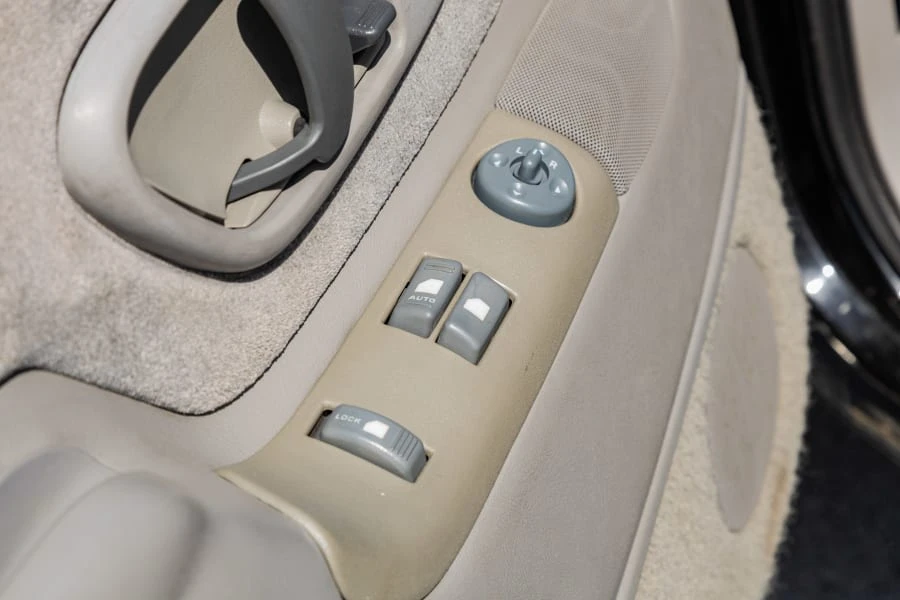 1998 Chevrolet Silverado - Image 25 of 31