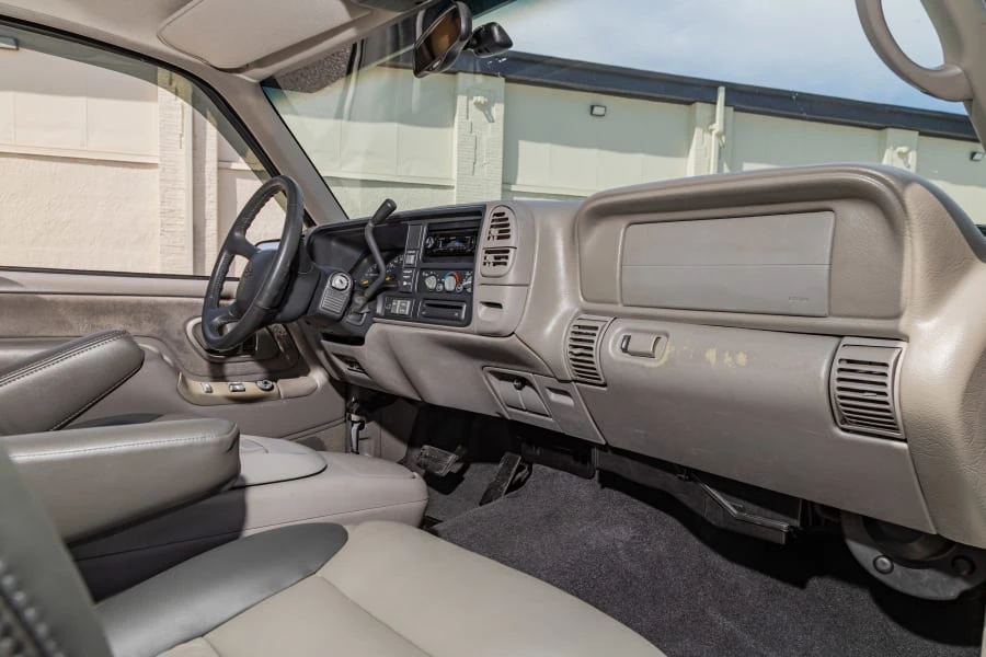 1998 Chevrolet Silverado - Image 26 of 31