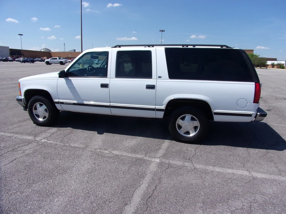 1998 Chevrolet Suburban 8th Gen - Image 6 of 31