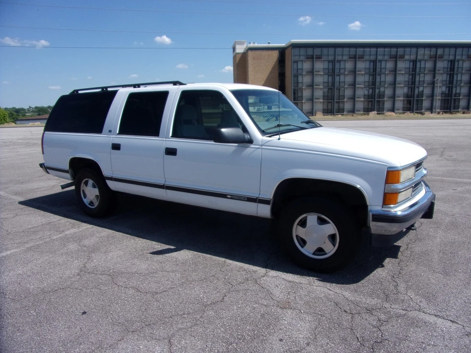 1998 Chevrolet Suburban 8th Gen - Image 14 of 31