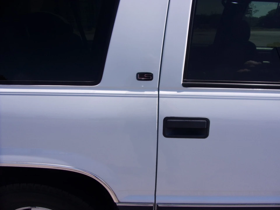 1998 Chevrolet Suburban 8th Gen - Image 19 of 31