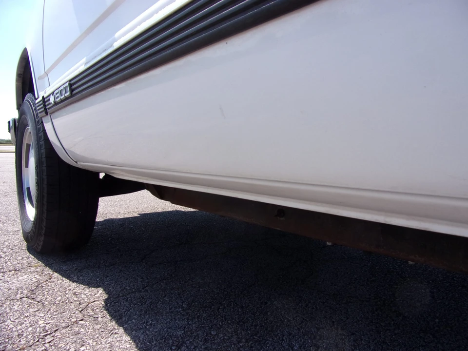 1998 Chevrolet Suburban 8th Gen - Image 27 of 31