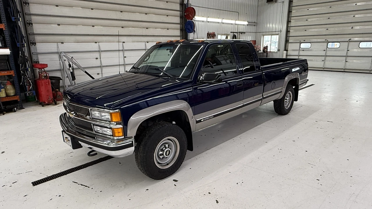 1998 Chevrolet C/K 4th Gen - Image 2 of 31