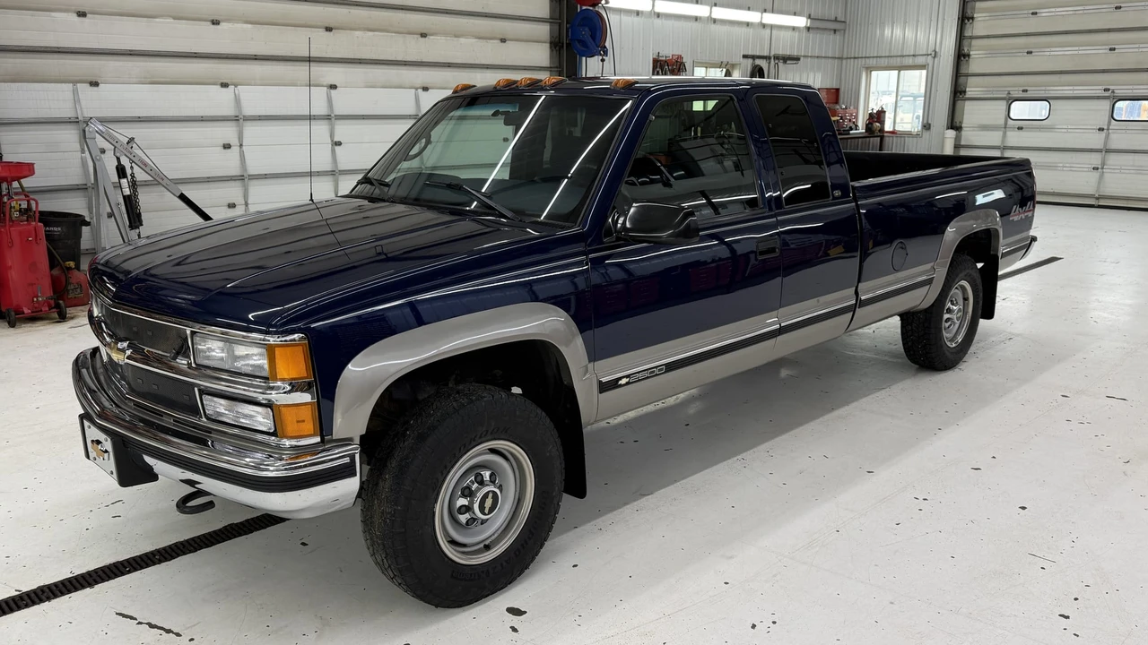 1998 Chevrolet C/K 4th Gen - Image 3 of 31