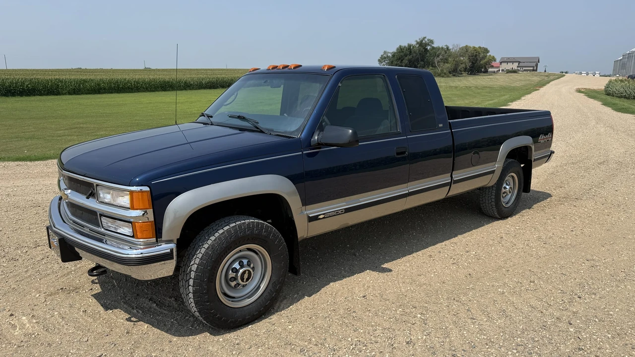 1998 Chevrolet C/K 4th Gen - Image 4 of 31