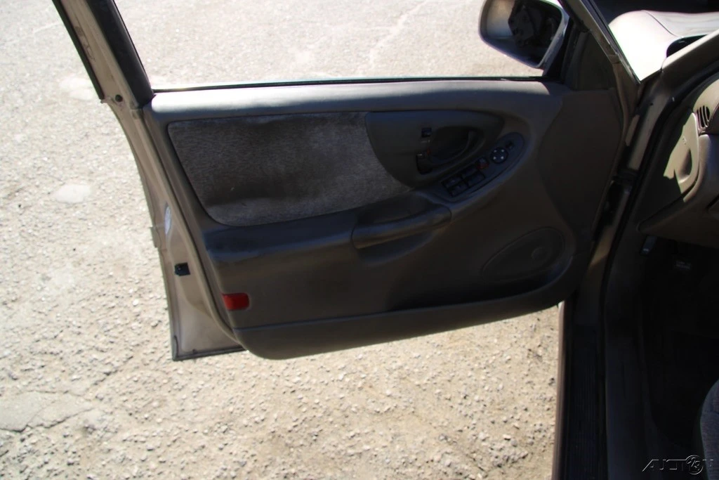 1998 Chevrolet Malibu - Image 14 of 21