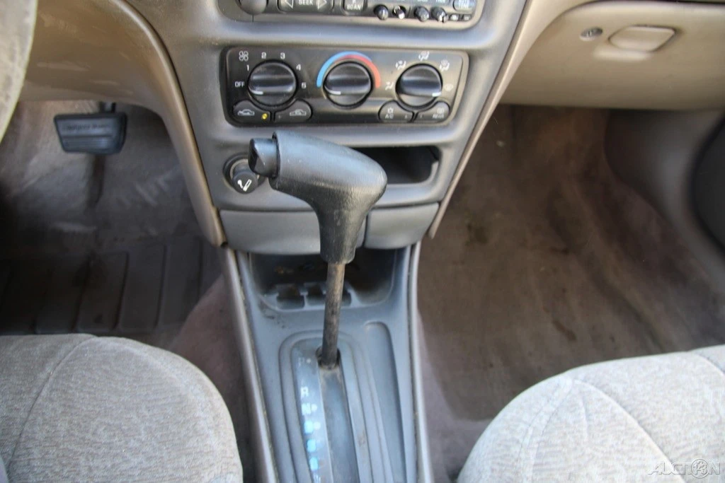 1998 Chevrolet Malibu - Image 20 of 21