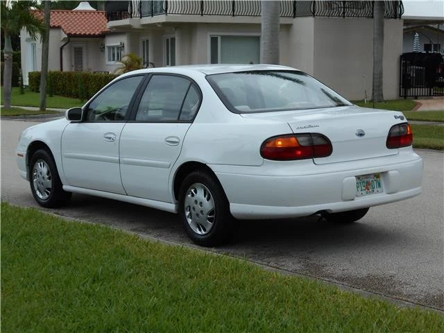 1998 Chevrolet Malibu - Image 8 of 12