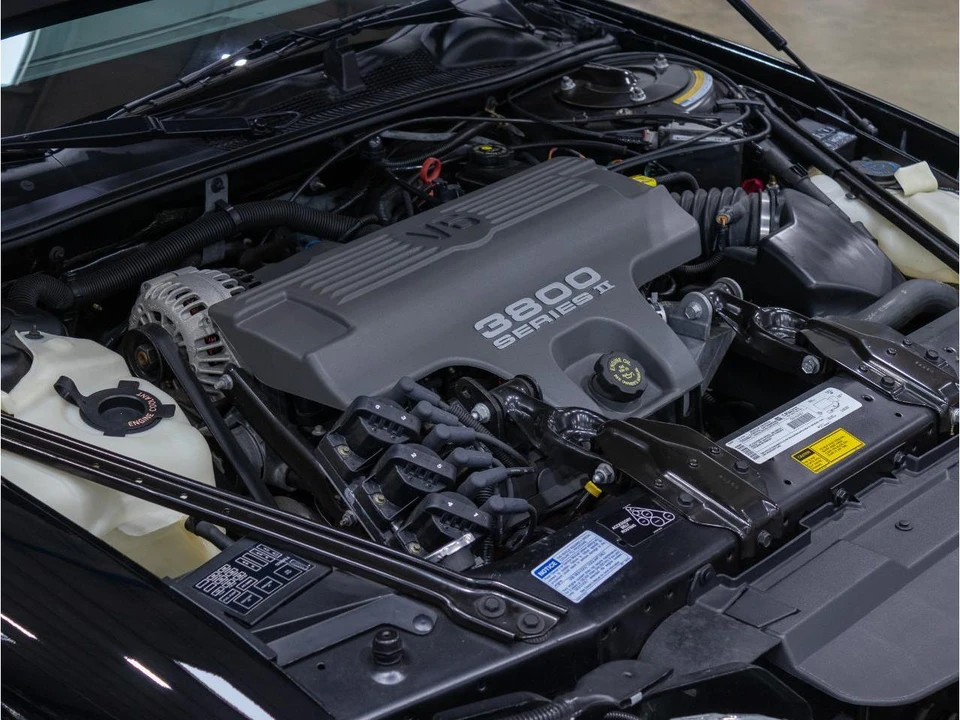 1998 Chevrolet Monte Carlo 5th Gen - Image 13 of 31