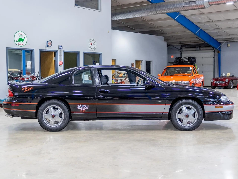 1998 Chevrolet Monte Carlo 5th Gen - Image 8 of 31