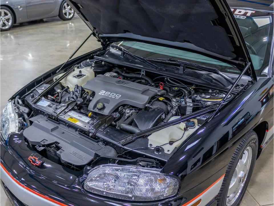 1998 Chevrolet Monte Carlo 5th Gen - Image 17 of 31