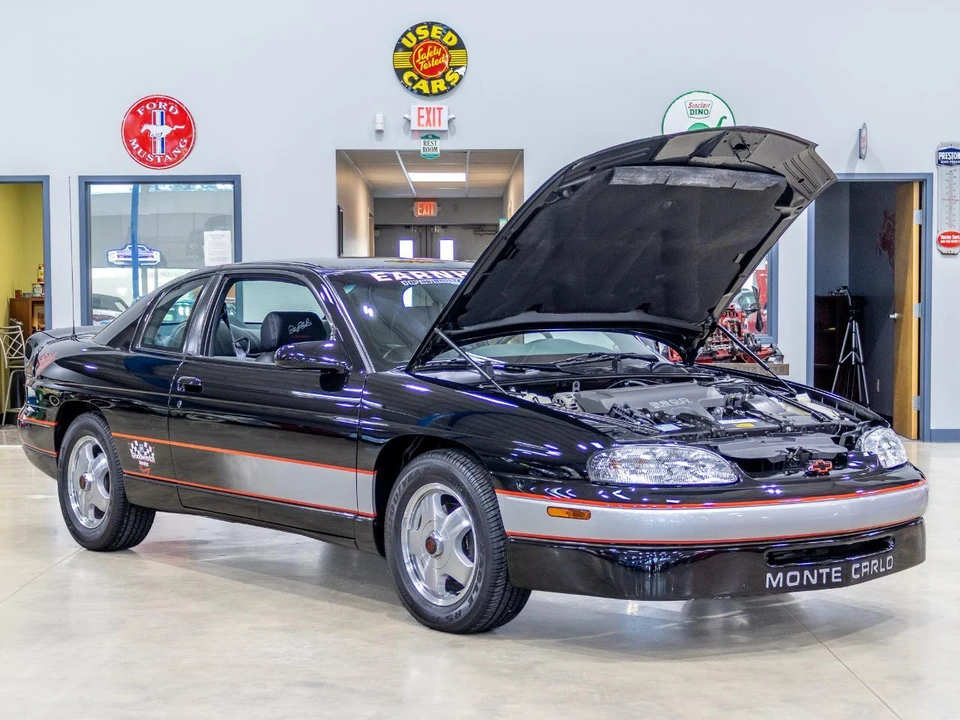 1998 Chevrolet Monte Carlo 5th Gen - Image 9 of 31