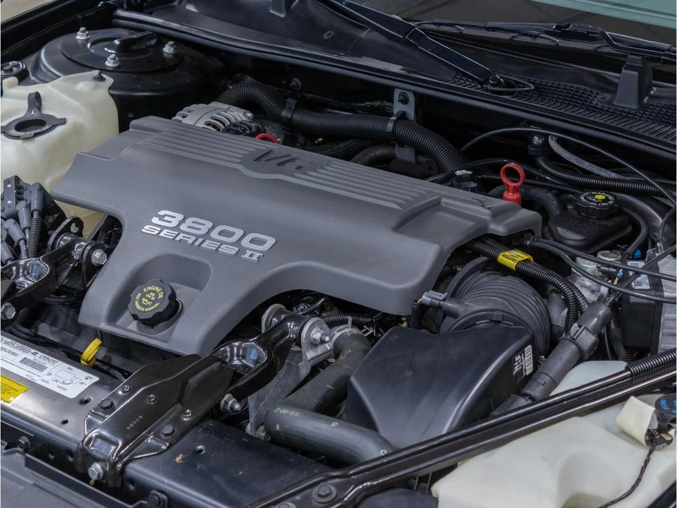 1998 Chevrolet Monte Carlo 5th Gen - Image 18 of 31