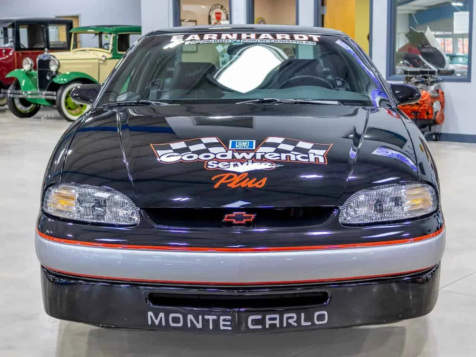 1998 Chevrolet Monte Carlo 5th Gen - Image 2 of 31