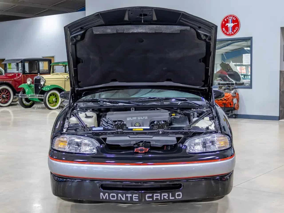 1998 Chevrolet Monte Carlo 5th Gen - Image 10 of 31