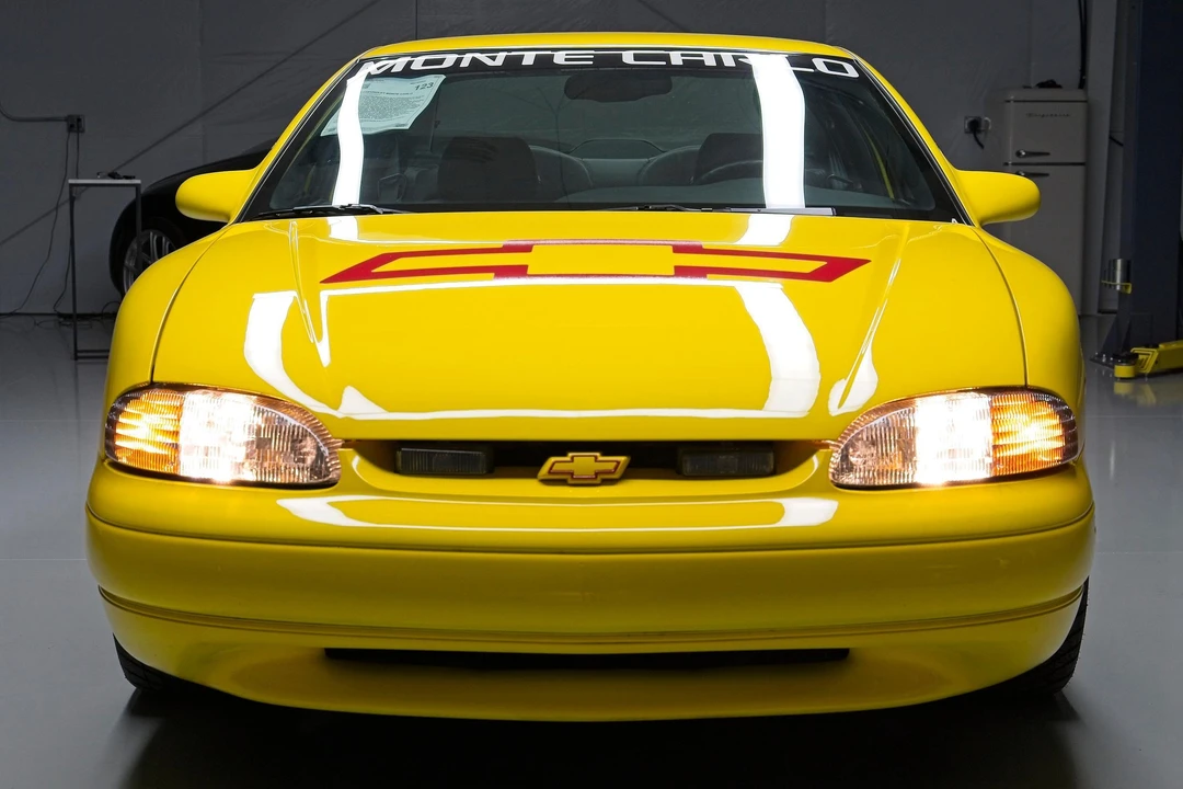 1998 Chevrolet Monte Carlo 6th Gen - Image 2 of 31