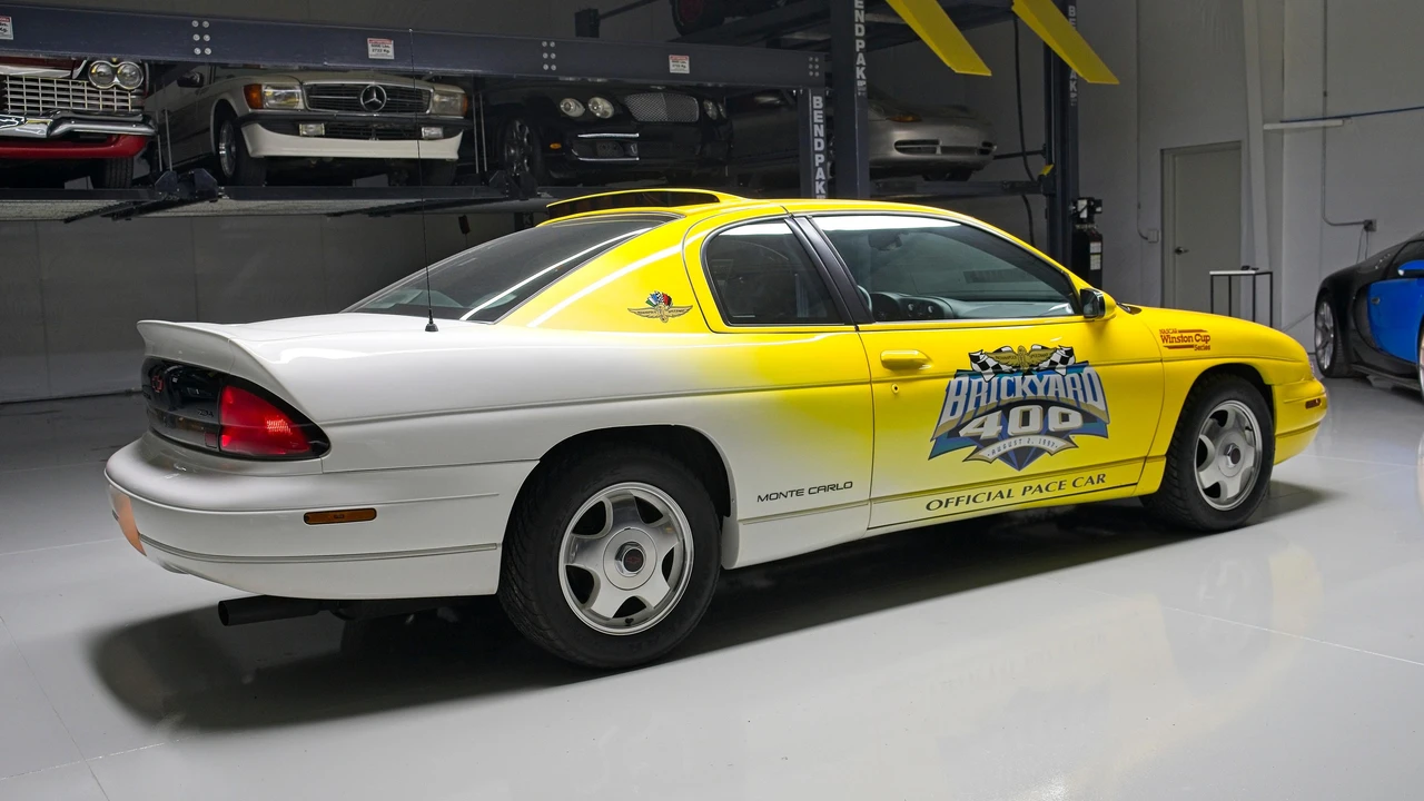 1998 Chevrolet Monte Carlo 6th Gen - Image 10 of 31