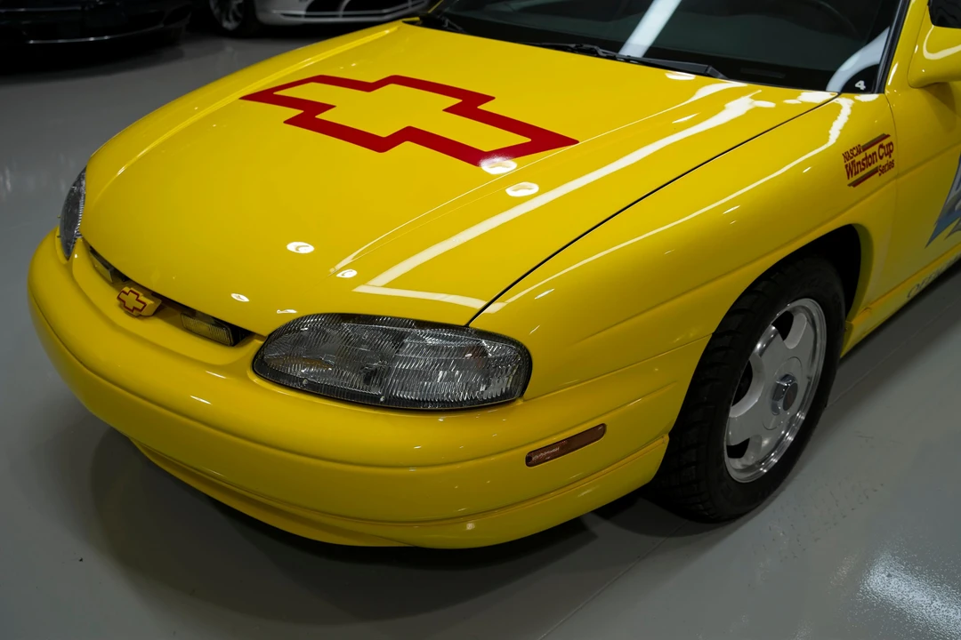 1998 Chevrolet Monte Carlo 6th Gen - Image 21 of 31