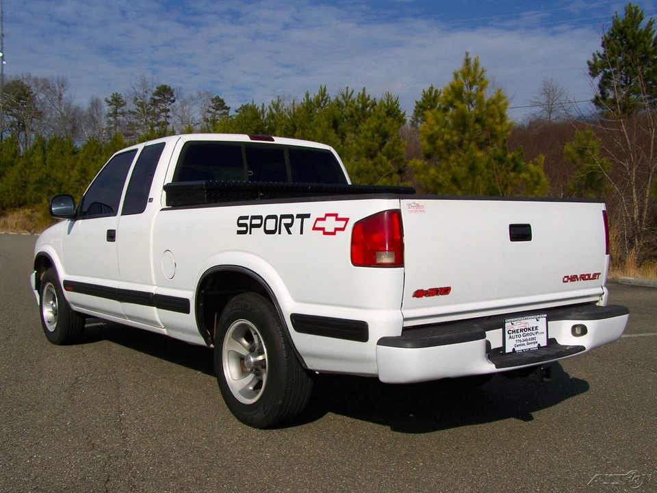 1998 Chevrolet S-10 - Image 2 of 21
