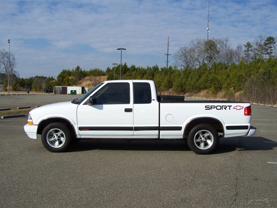 1998 Chevrolet S-10 - Image 5 of 12