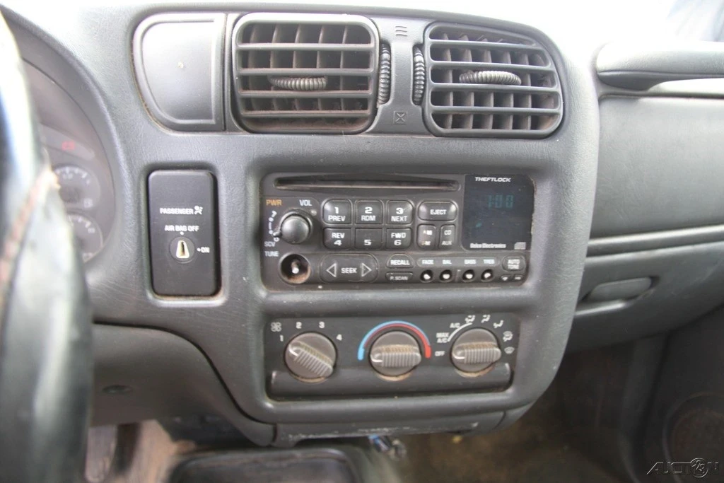 1998 Chevrolet S-10 - Image 14 of 21