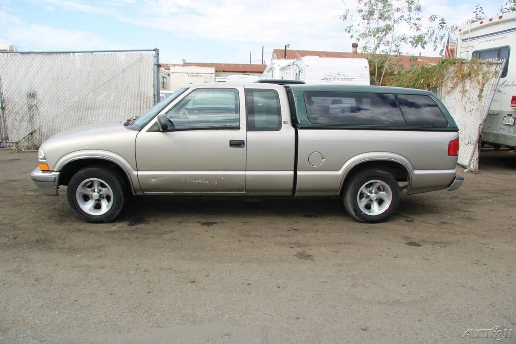 1998 Chevrolet S-10 - Image 3 of 21