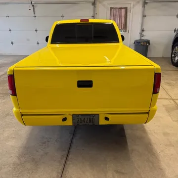 1998 Chevrolet S-10 EL Short Bed