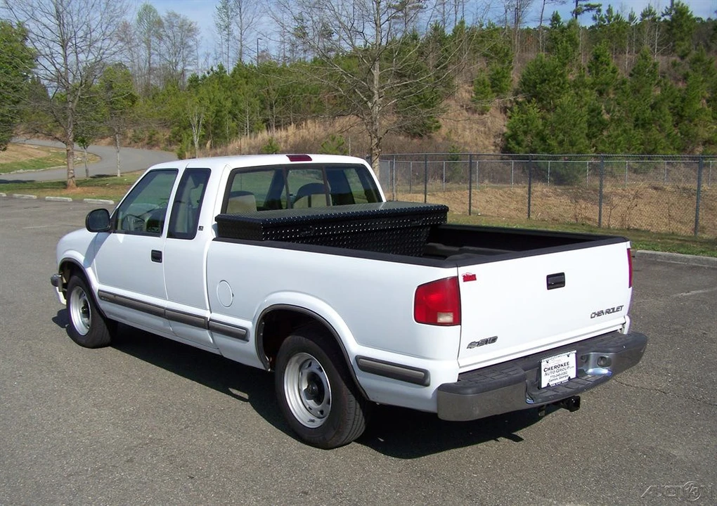 1998 Chevrolet S-10 Blazer 2nd Gen - Image 2 of 12