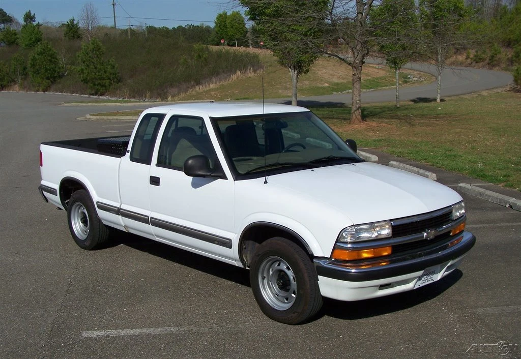 1998 Chevrolet S-10 Blazer 2nd Gen - Image 3 of 12