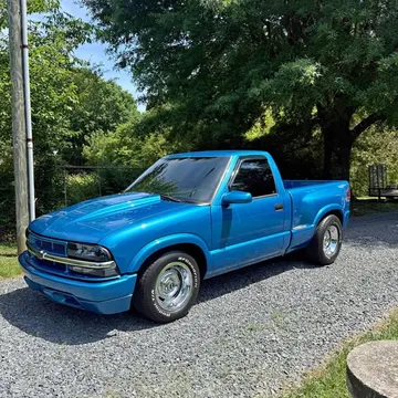 1998 Chevrolet S-10 LS Pickup