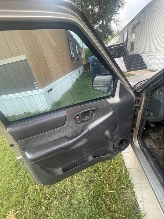 1998 Chevrolet S-10 - Image 6 of 7