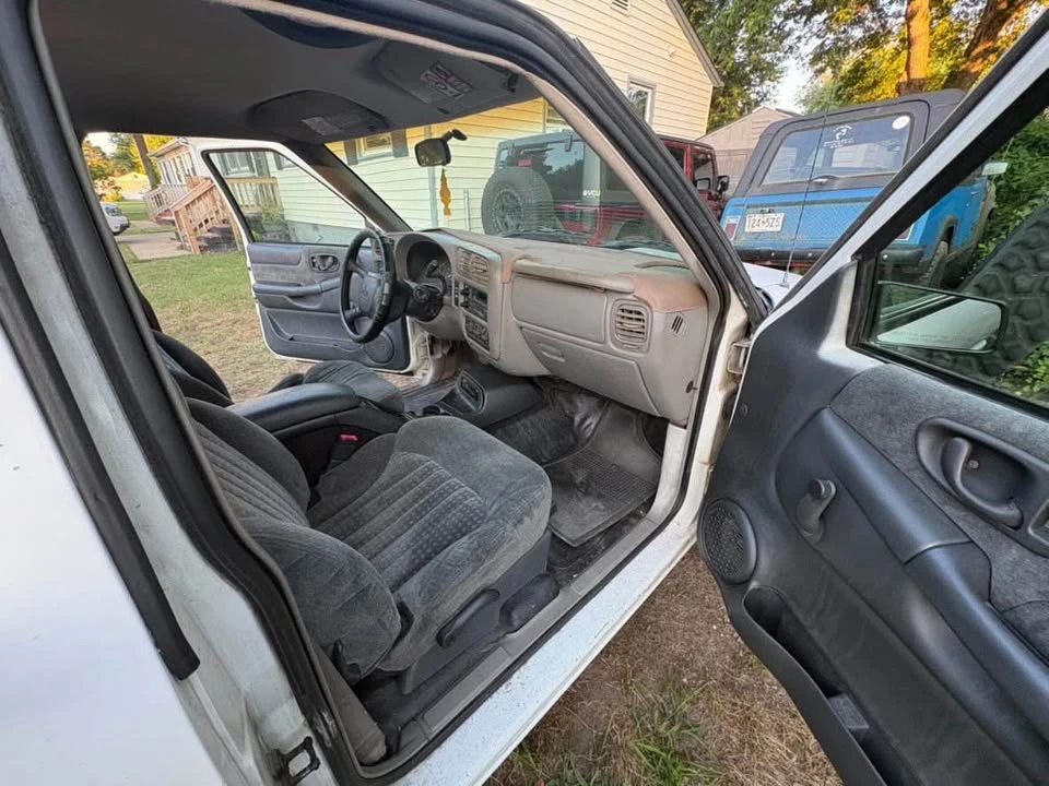 1998 Chevrolet S-10 - Image 7 of 10