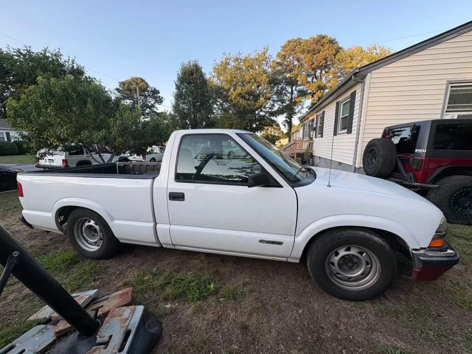 1998 Chevrolet S-10 - Image 3 of 10