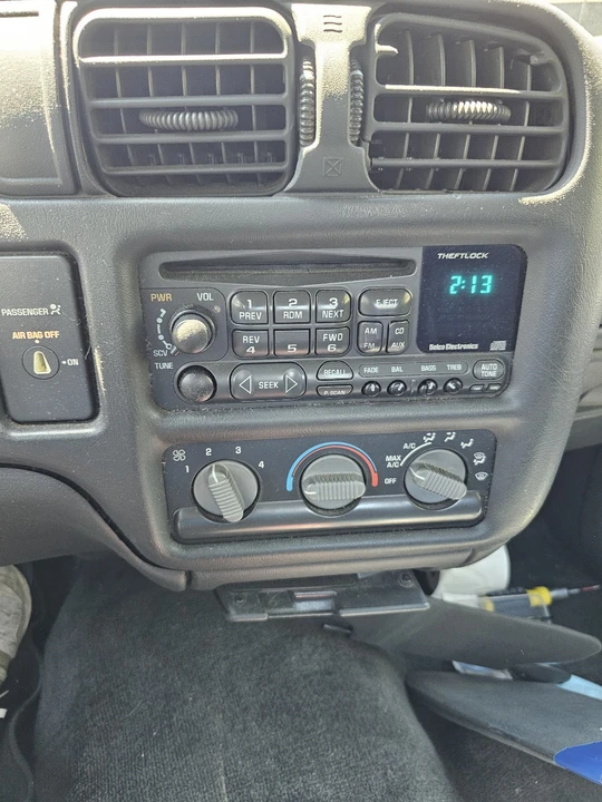 1998 Chevrolet S-10 - Image 15 of 20