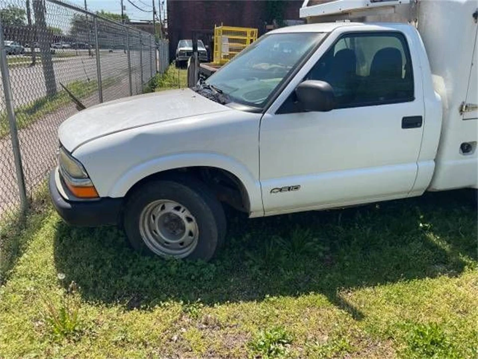 1998 Chevrolet S-10 - Image 3 of 14