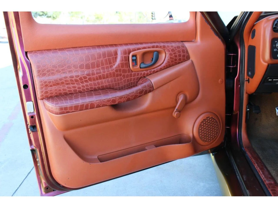 1998 Chevrolet S-10 - Image 29 of 31