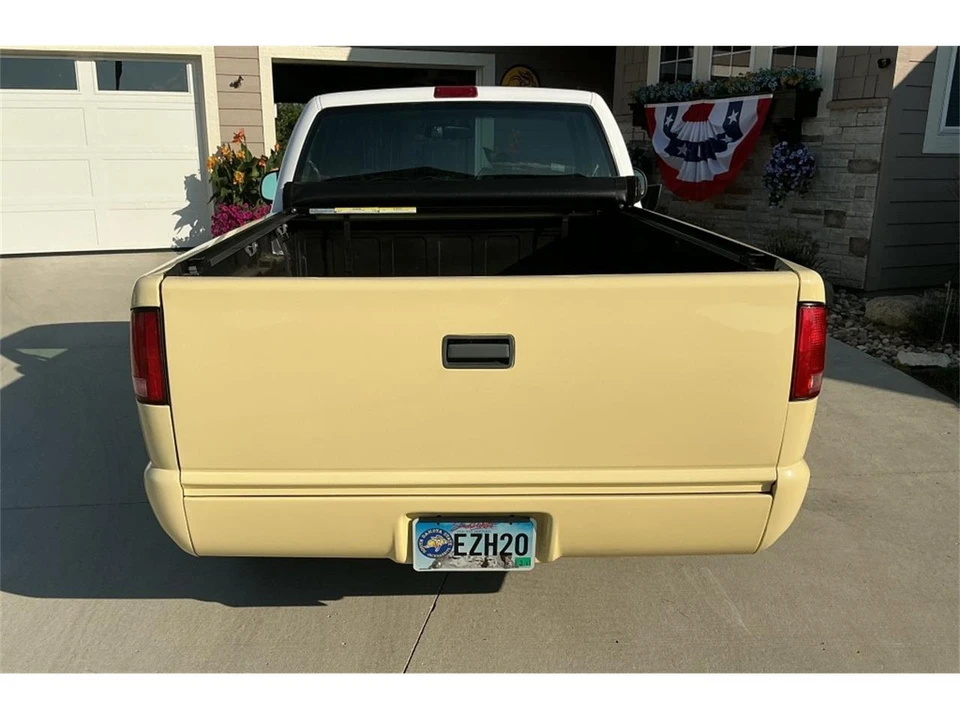 1998 Chevrolet S-10 - Image 3 of 30