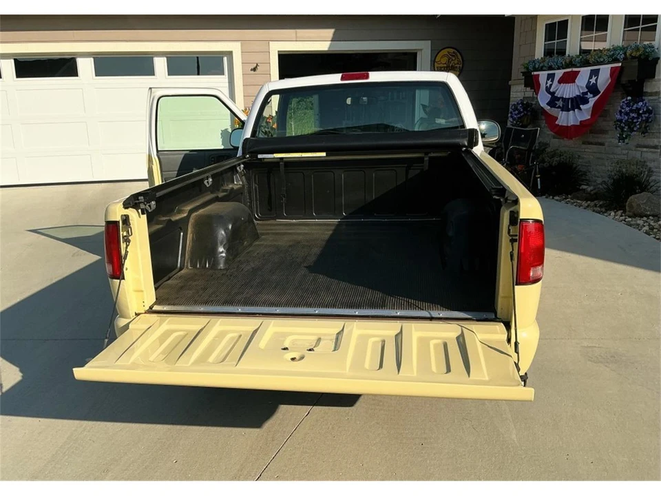 1998 Chevrolet S-10 - Image 4 of 30